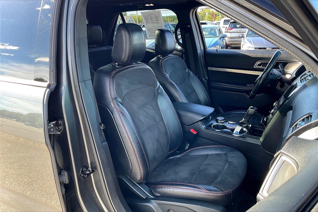 2019 Ford Explorer XLT - Photo 10