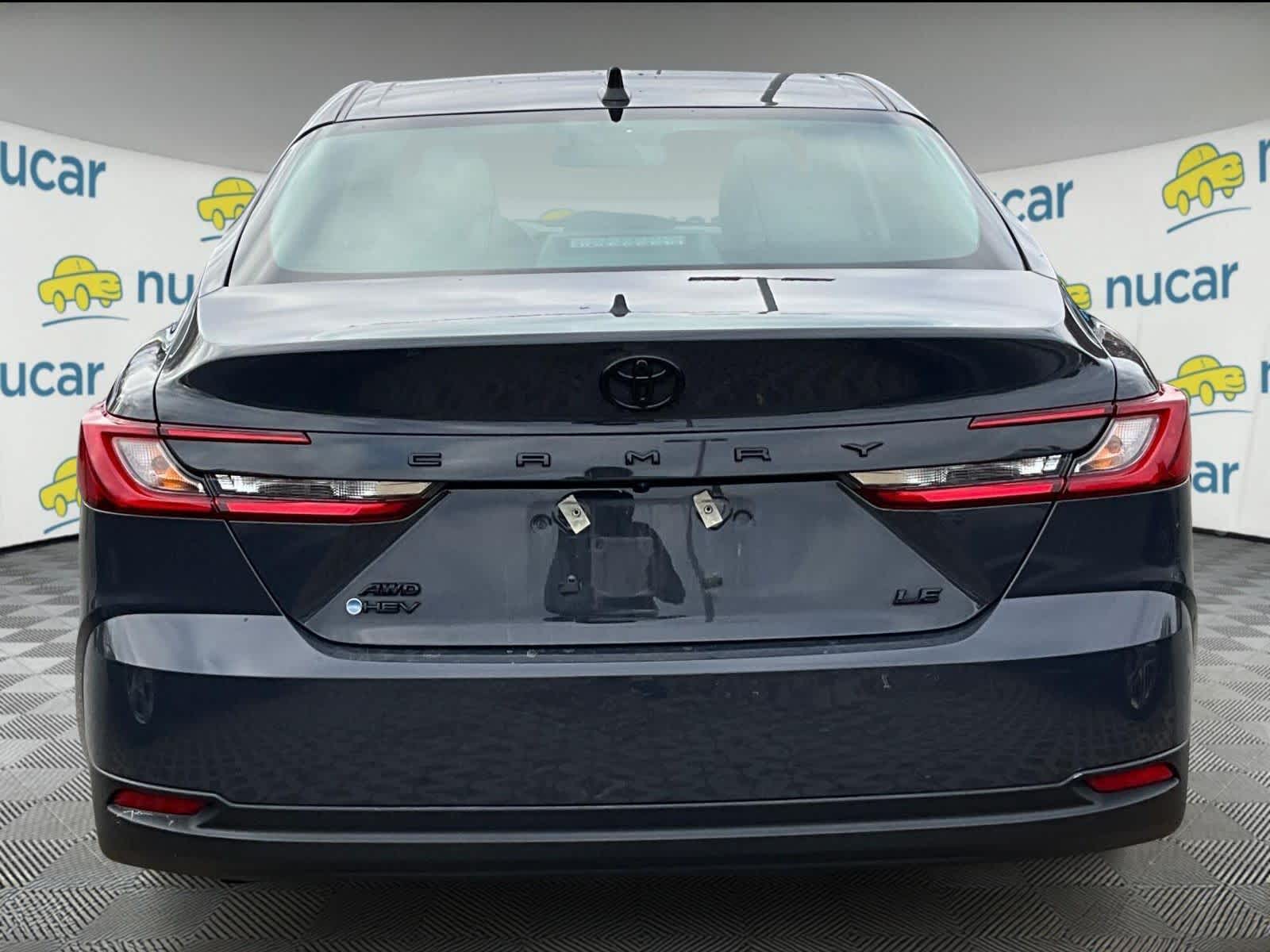 2025 Toyota Camry LE - Photo 3