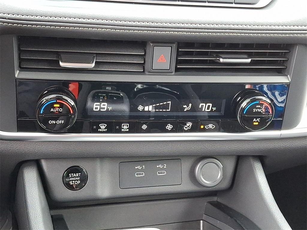 2026 Nissan Rogue SV - Photo 11