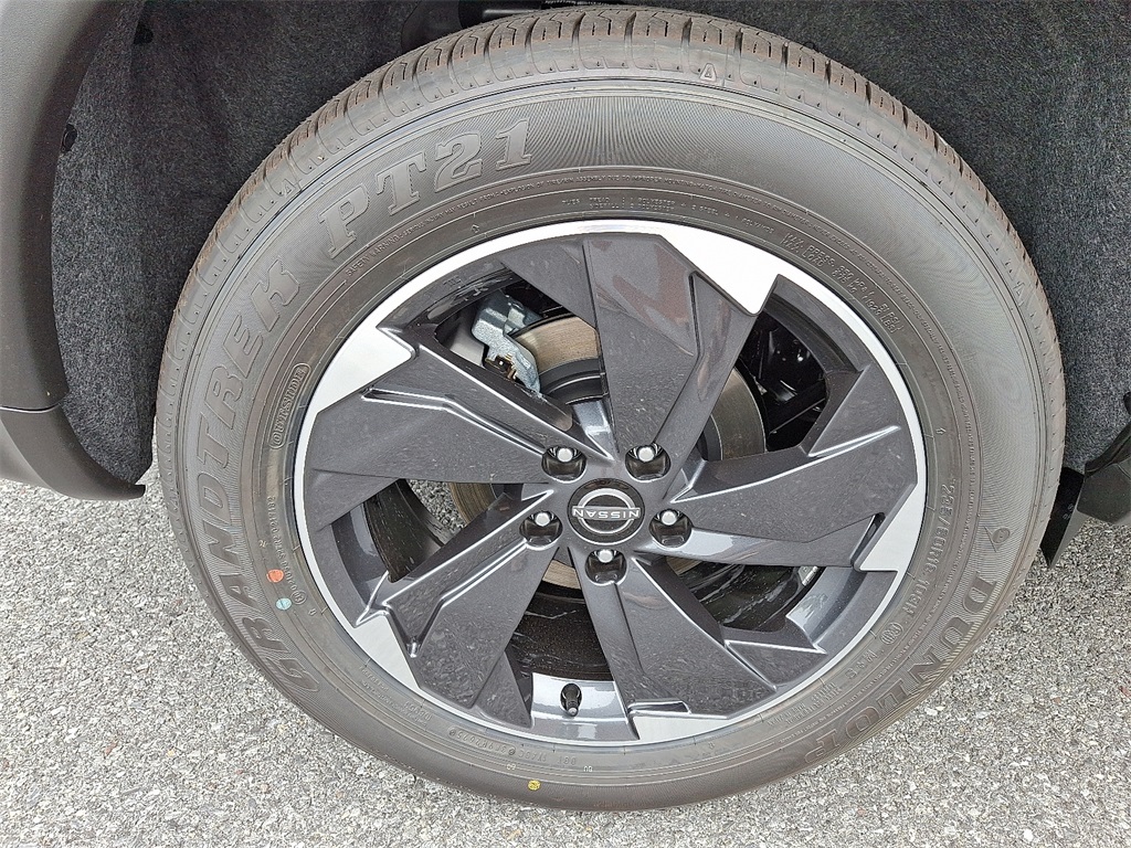 2026 Nissan Rogue SV - Photo 5