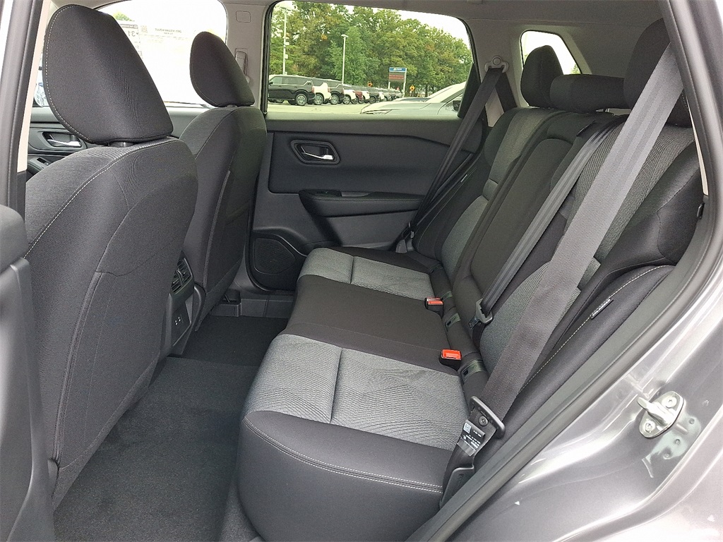 2026 Nissan Rogue SV - Photo 6