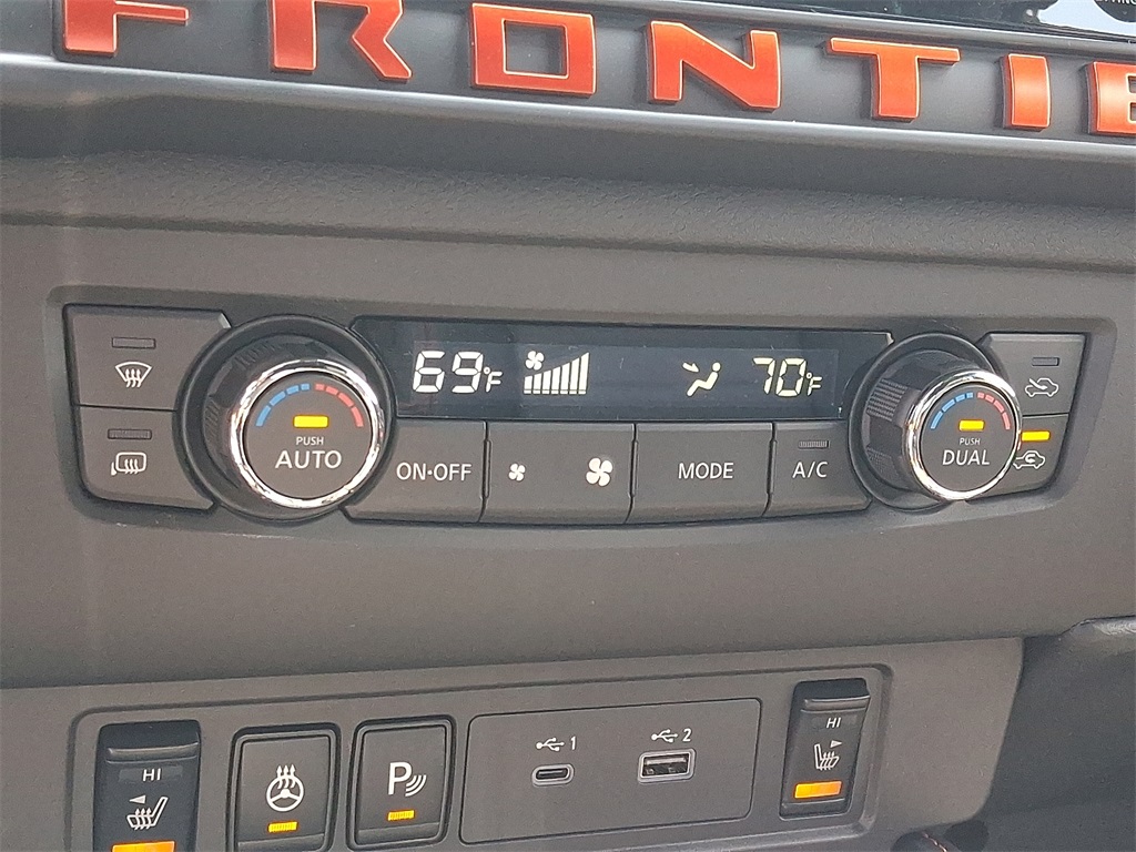 2025 Nissan Frontier PRO-4X - Photo 12