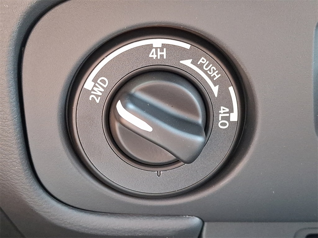 2025 Nissan Frontier PRO-4X - Photo 17