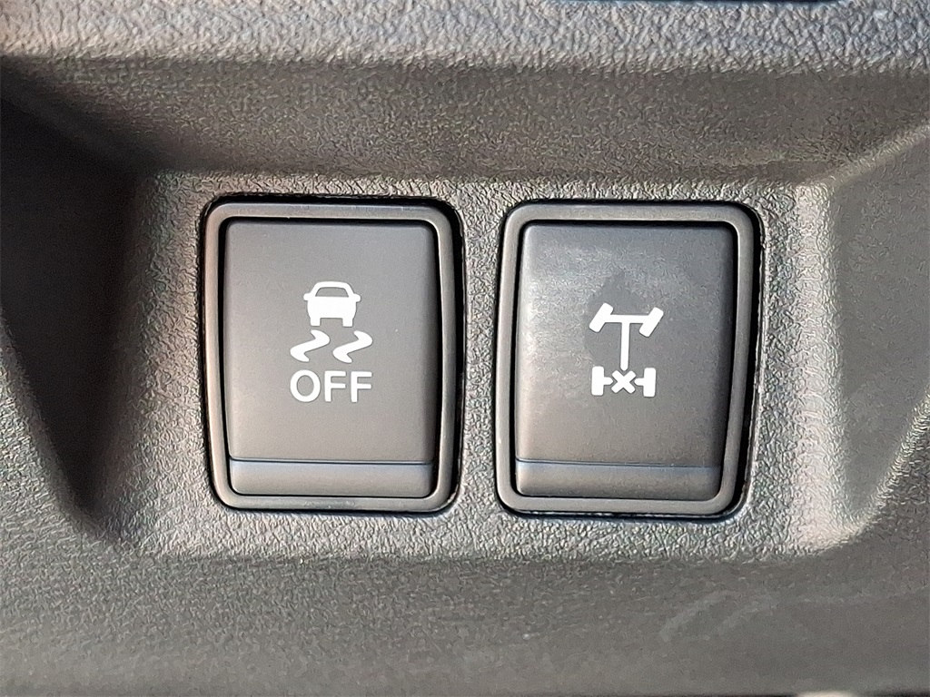 2025 Nissan Frontier PRO-4X - Photo 18