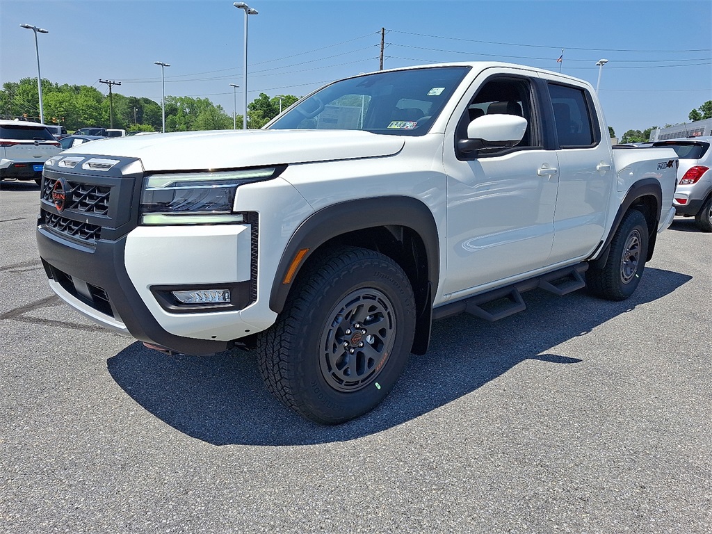 2025 Nissan Frontier PRO-4X - Photo 2