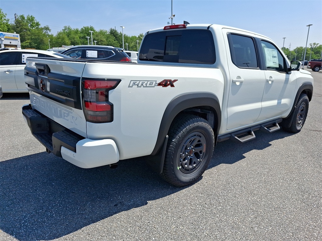 2025 Nissan Frontier PRO-4X - Photo 4