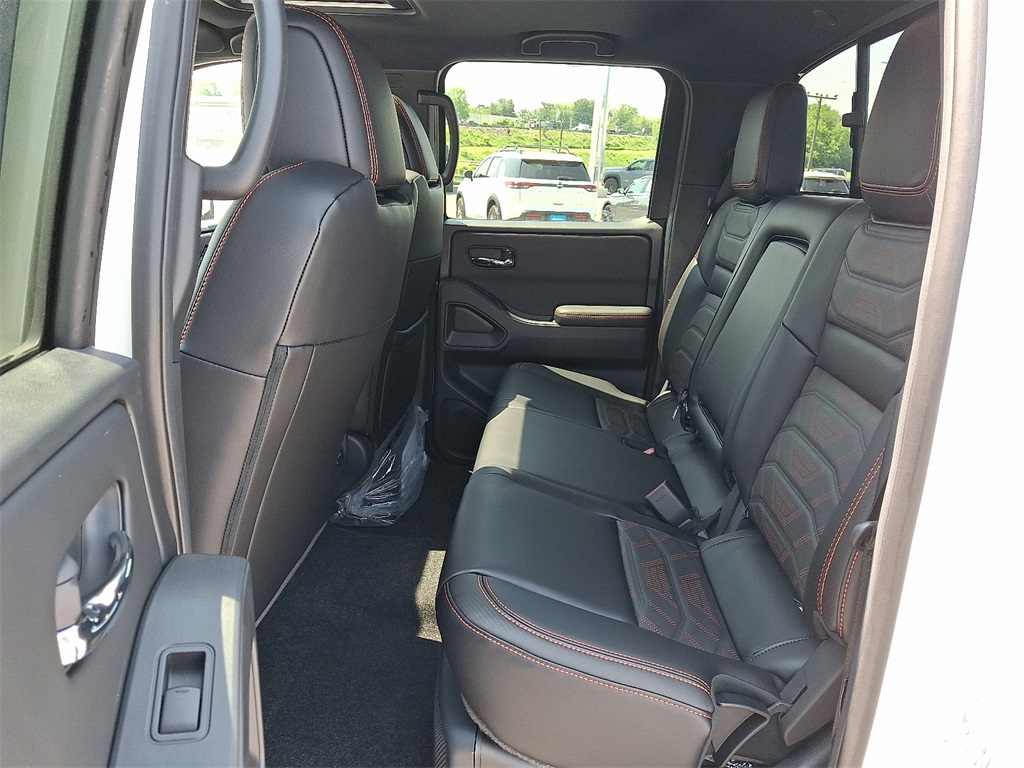 2025 Nissan Frontier PRO-4X - Photo 6