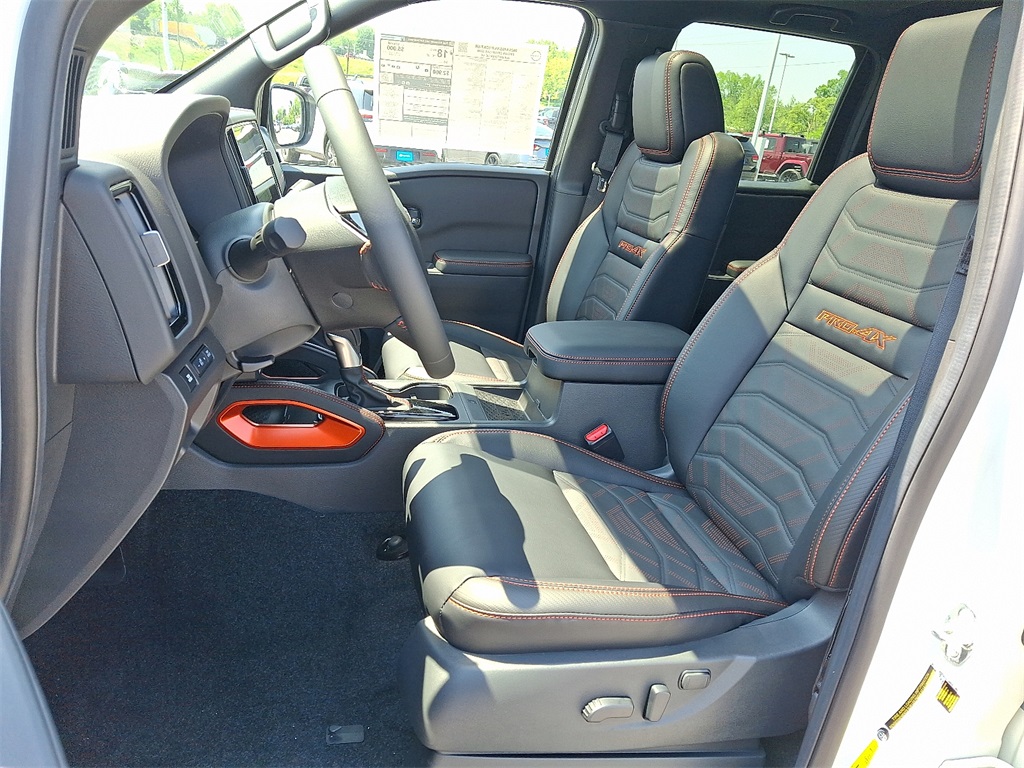 2025 Nissan Frontier PRO-4X - Photo 9