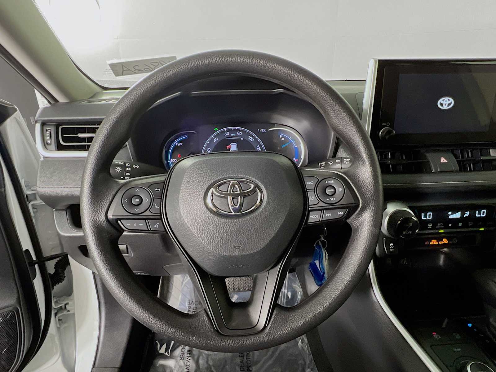 2025 Toyota RAV4 Hybrid LE - Photo 11