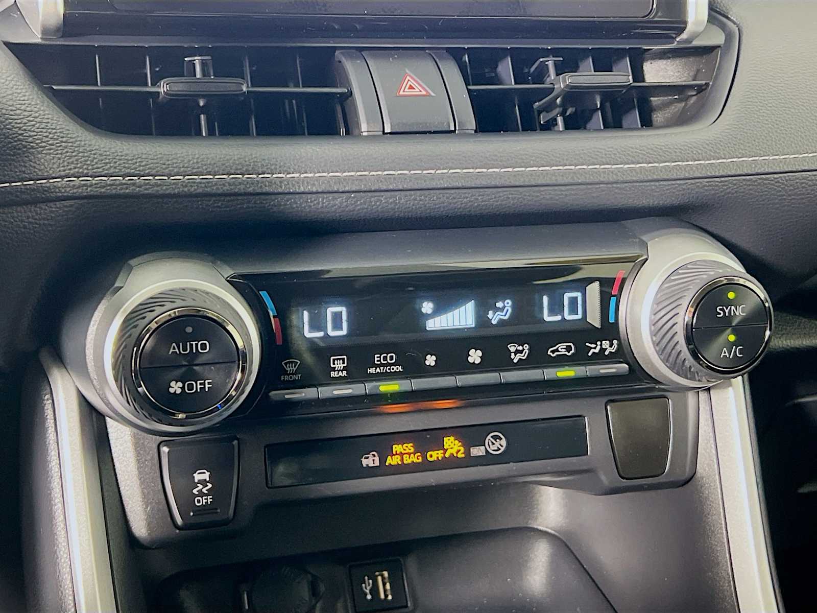 2025 Toyota RAV4 Hybrid LE - Photo 15