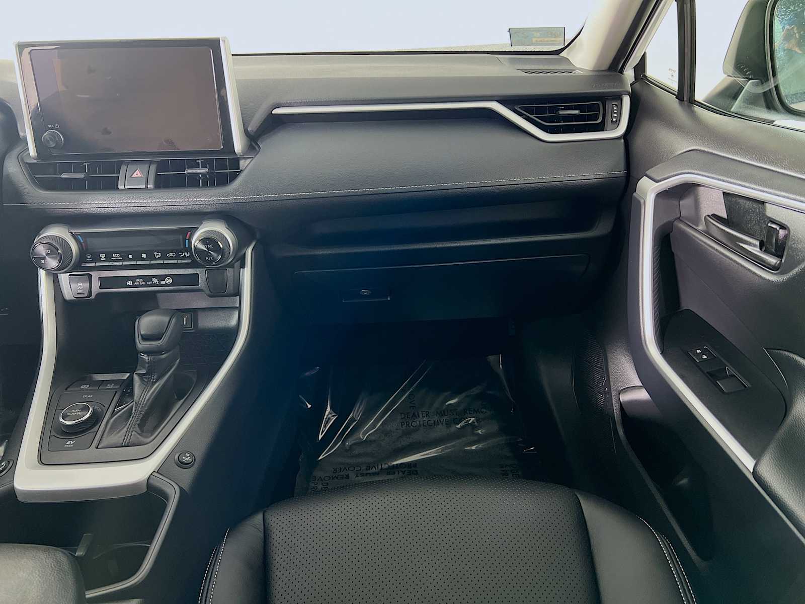 2025 Toyota RAV4 Hybrid LE - Photo 22