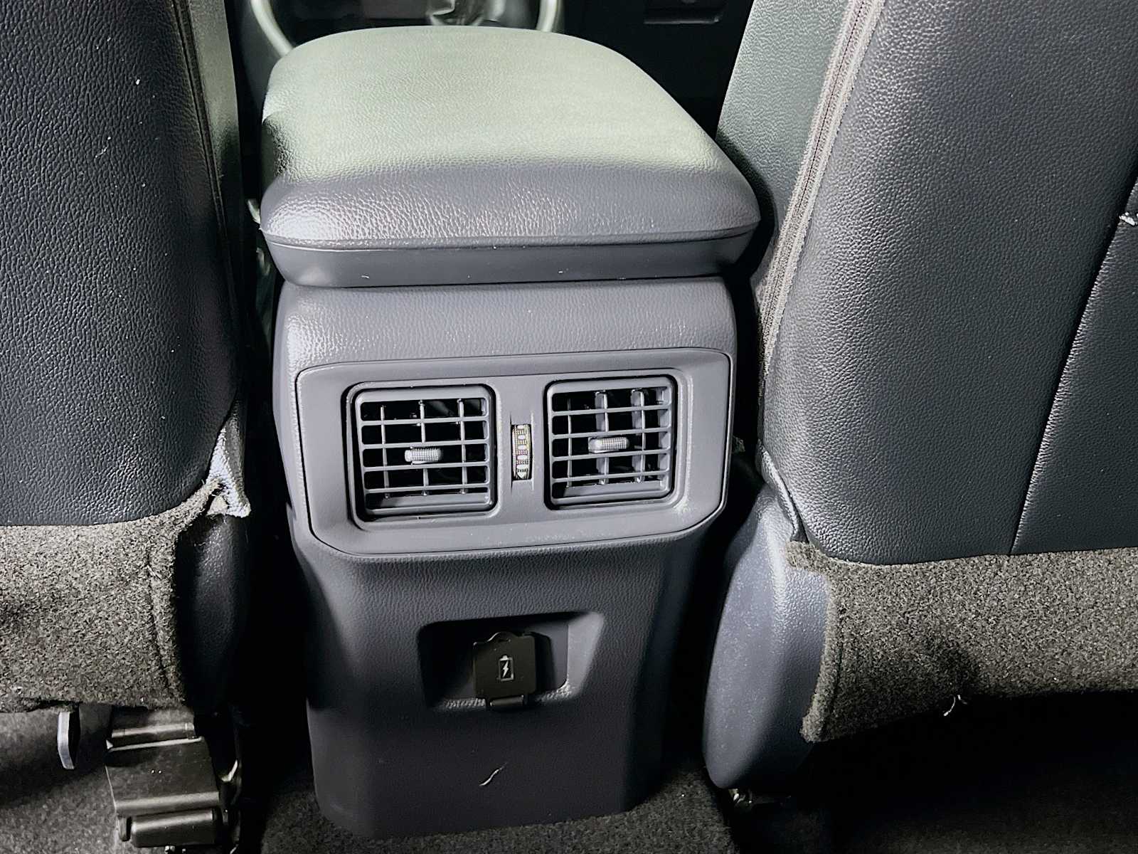 2025 Toyota RAV4 Hybrid LE - Photo 24