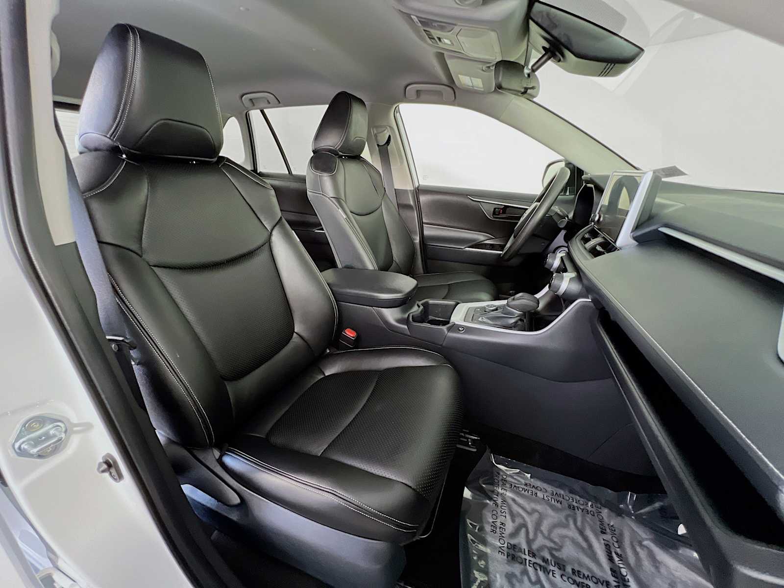 2025 Toyota RAV4 Hybrid LE - Photo 27