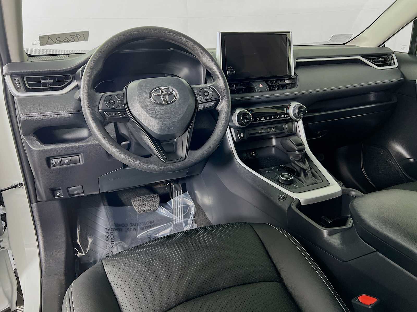2025 Toyota RAV4 Hybrid LE - Photo 9