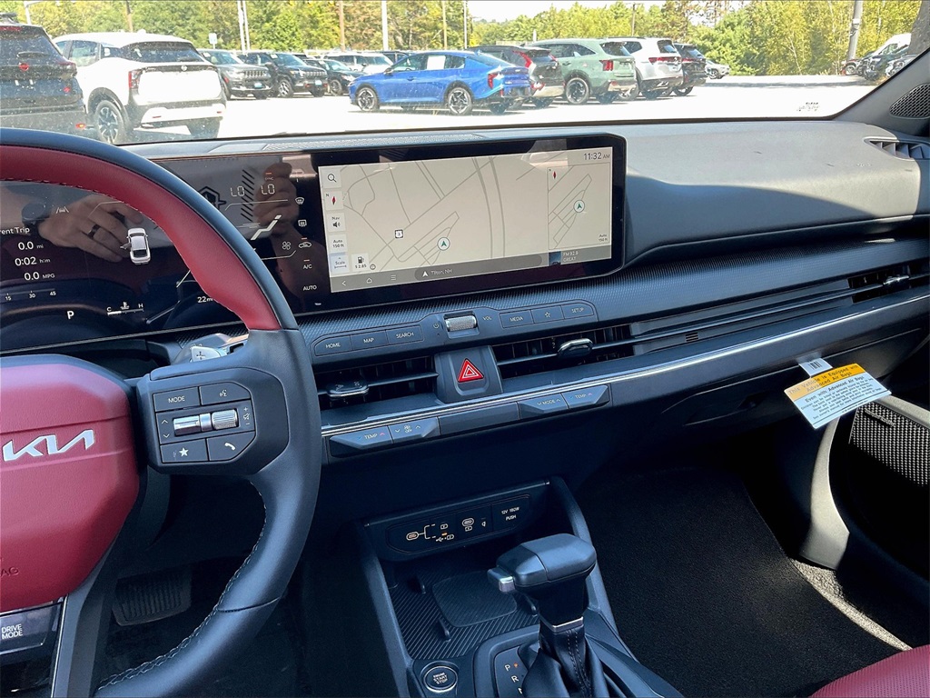 2025 Kia K4 GT-Line - Photo 13