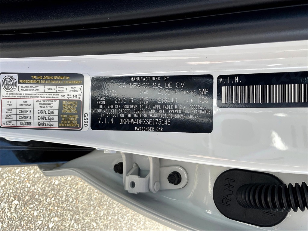2025 Kia K4 GT-Line - Photo 16