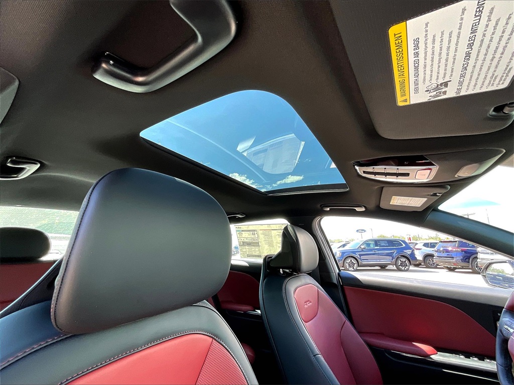 2025 Kia K4 GT-Line - Photo 18