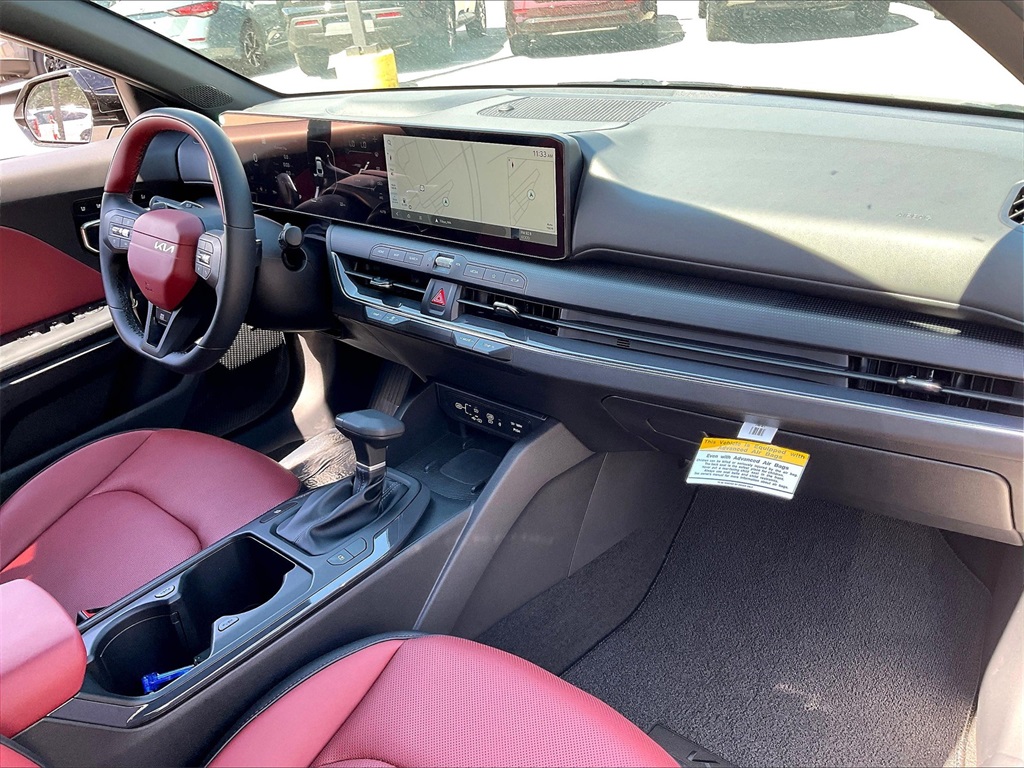 2025 Kia K4 GT-Line - Photo 10