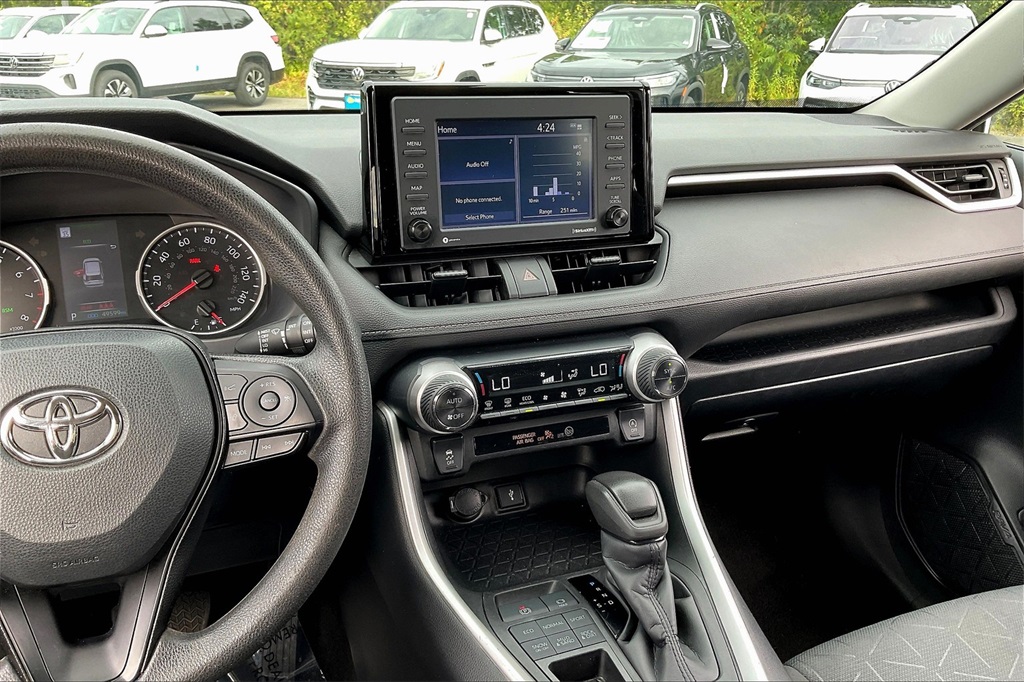 2022 Toyota RAV4 XLE - Photo 17
