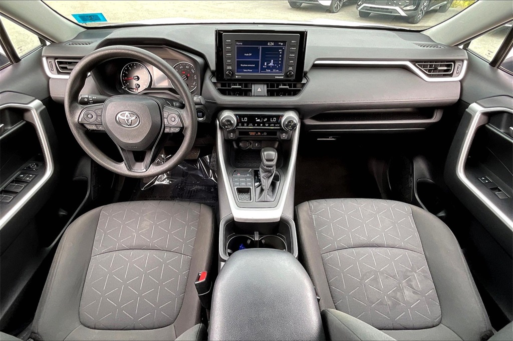 2022 Toyota RAV4 XLE - Photo 20