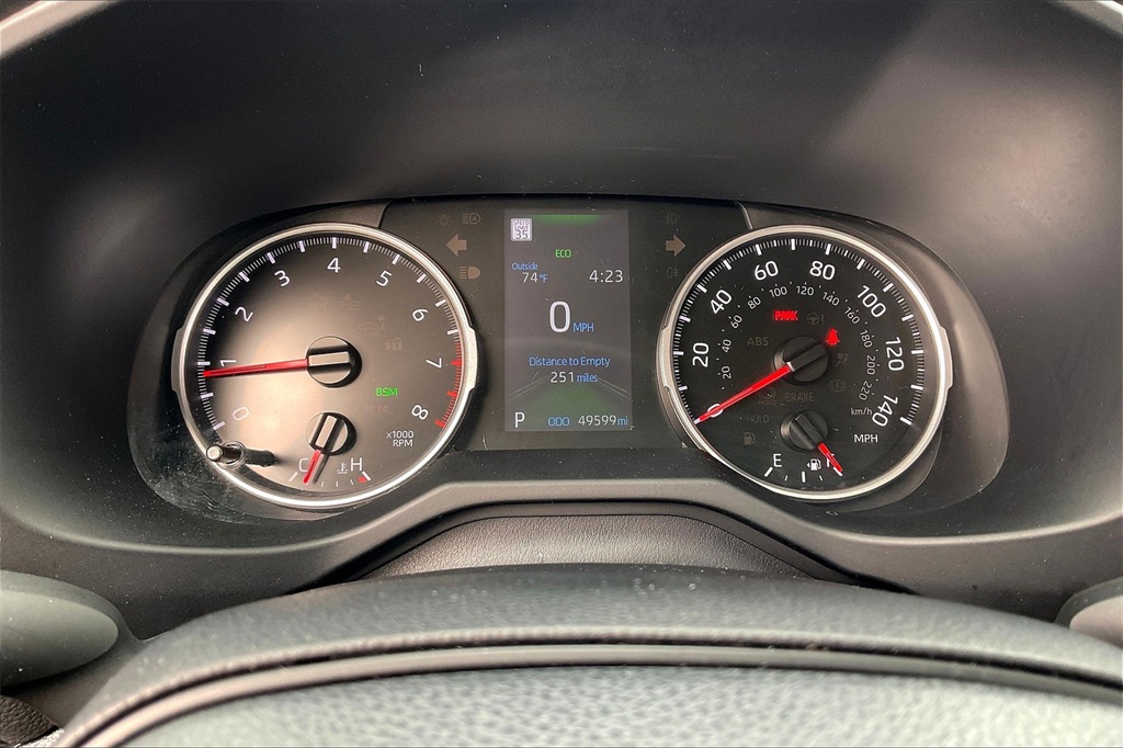 2022 Toyota RAV4 XLE - Photo 23