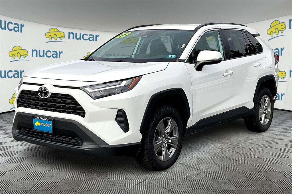 2022 Toyota RAV4 XLE - Photo 3