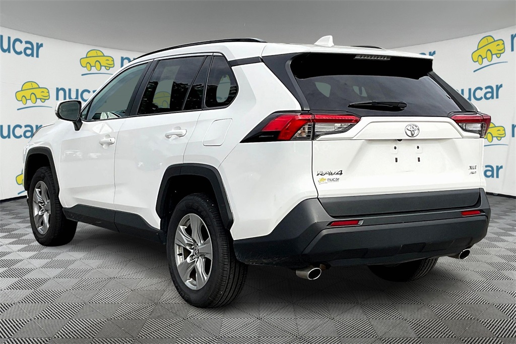 2022 Toyota RAV4 XLE - Photo 4