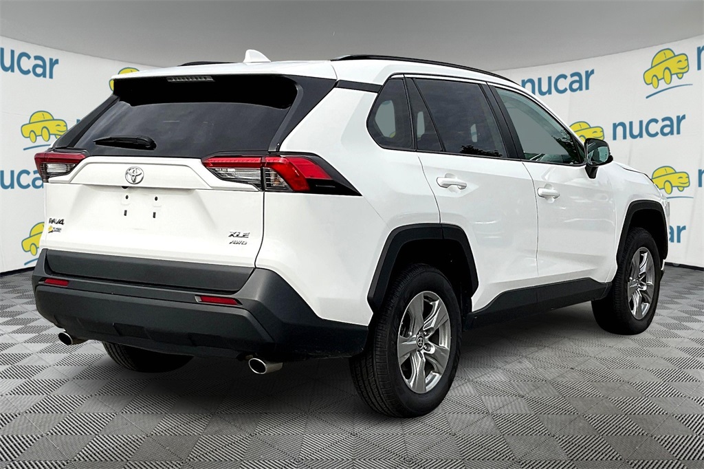 2022 Toyota RAV4 XLE - Photo 6