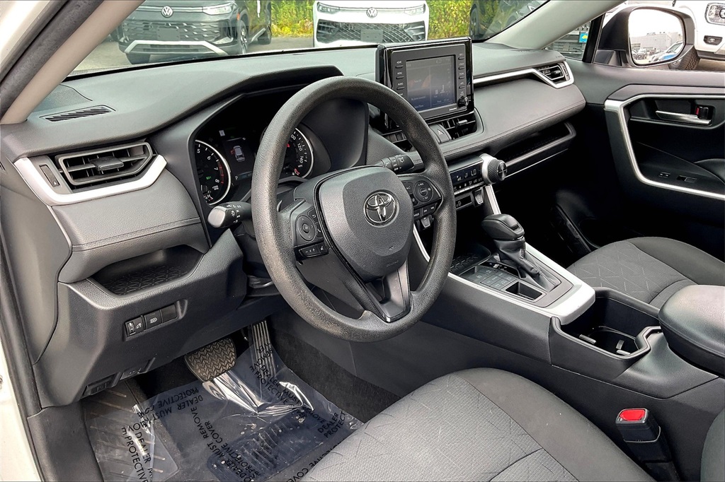 2022 Toyota RAV4 XLE - Photo 8