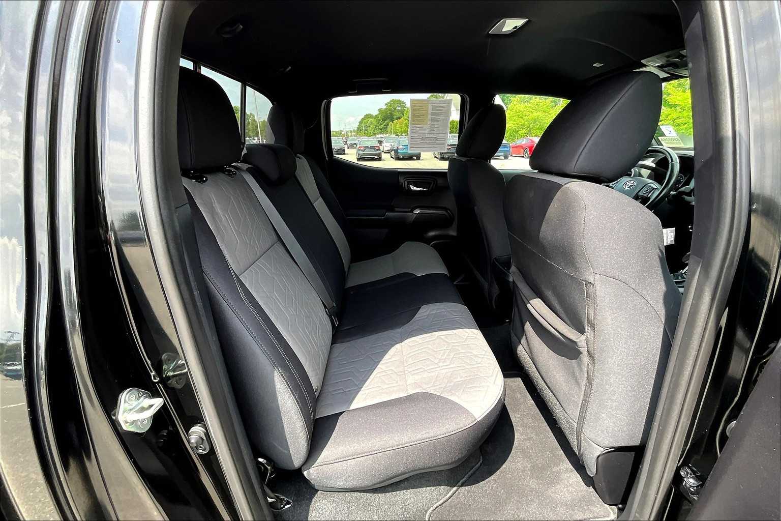 2020 Toyota Tacoma TRD Sport - Photo 16