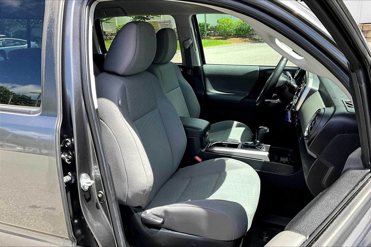 2022 Toyota Tacoma SR5 - Photo 11