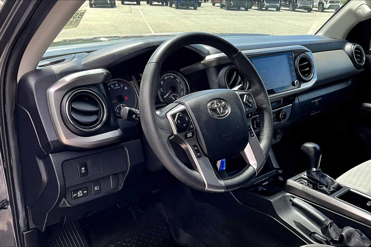 2022 Toyota Tacoma SR5 - Photo 8