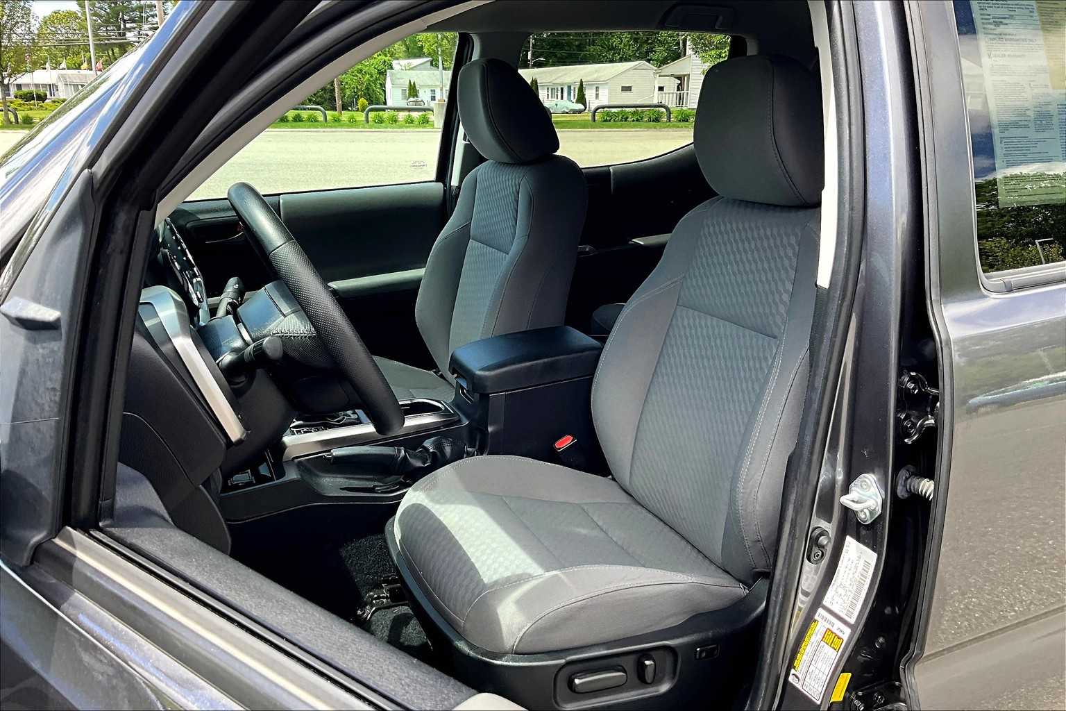 2022 Toyota Tacoma SR5 - Photo 10