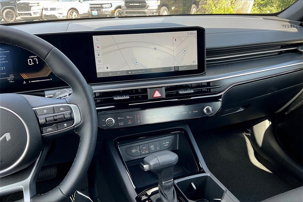 2025 Kia K5 GT-Line - Photo 13