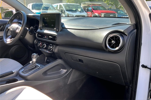 2023 Hyundai Kona SEL - Photo 17