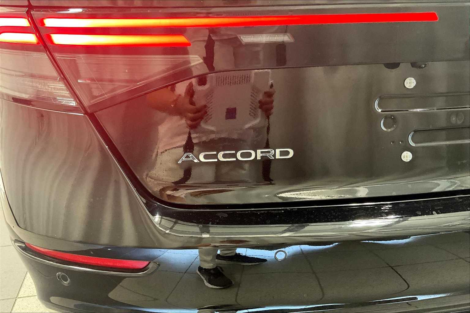 2023 Honda Accord Hybrid EX-L - Photo 29