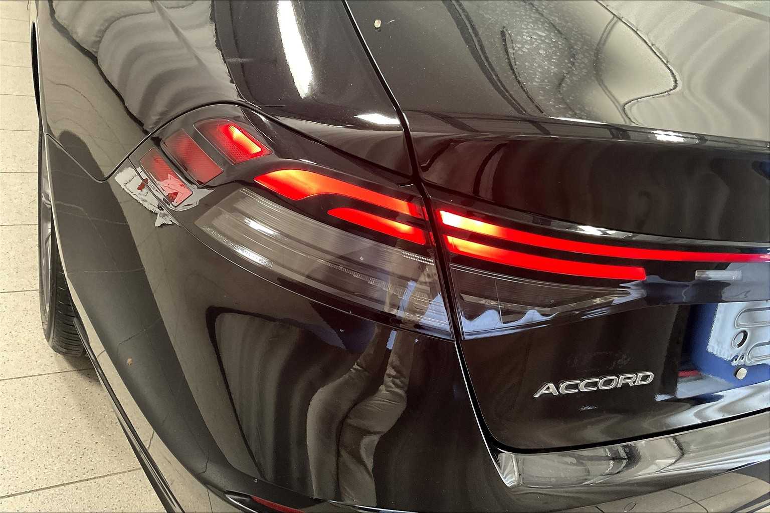 2023 Honda Accord Hybrid EX-L - Photo 34
