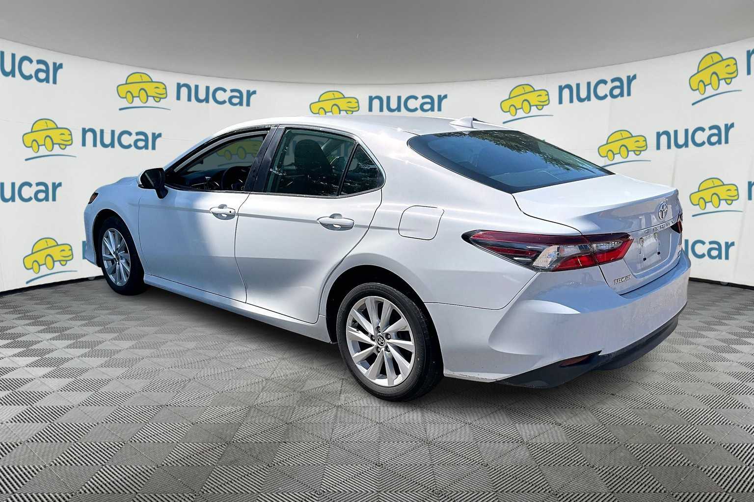 2022 Toyota Camry LE - Photo 3