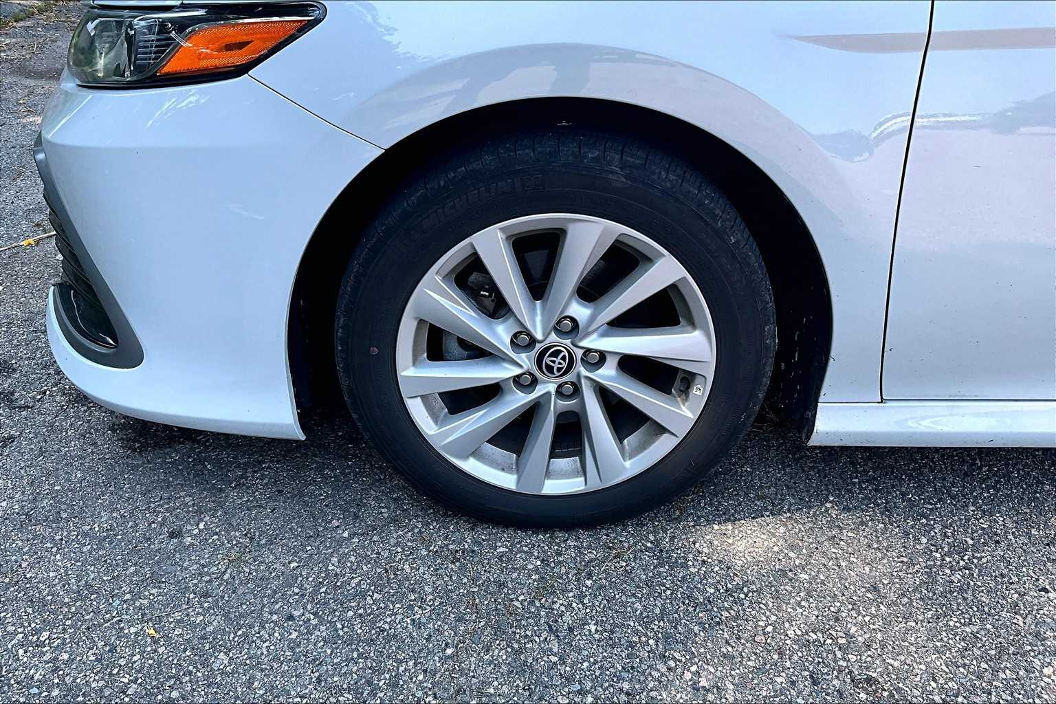 2022 Toyota Camry LE - Photo 4