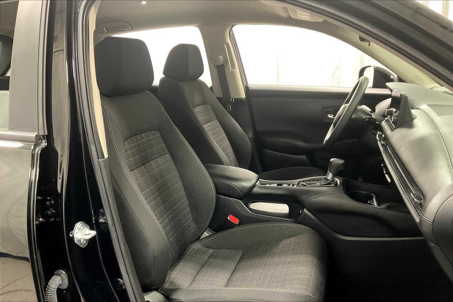 2023 Honda HR-V LX - Photo 11