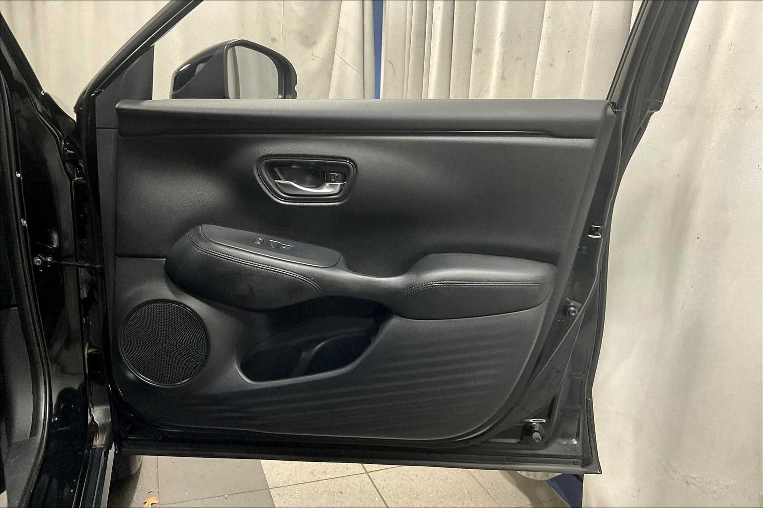 2023 Honda HR-V LX - Photo 12