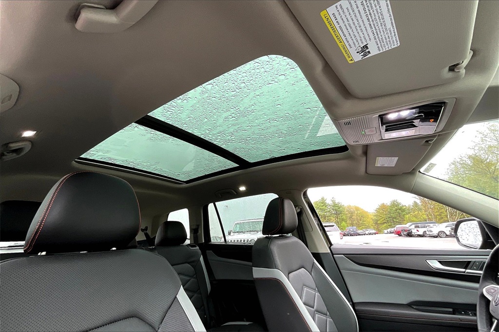 2025 Volkswagen Atlas 2.0T Peak Edition SE - Photo 18