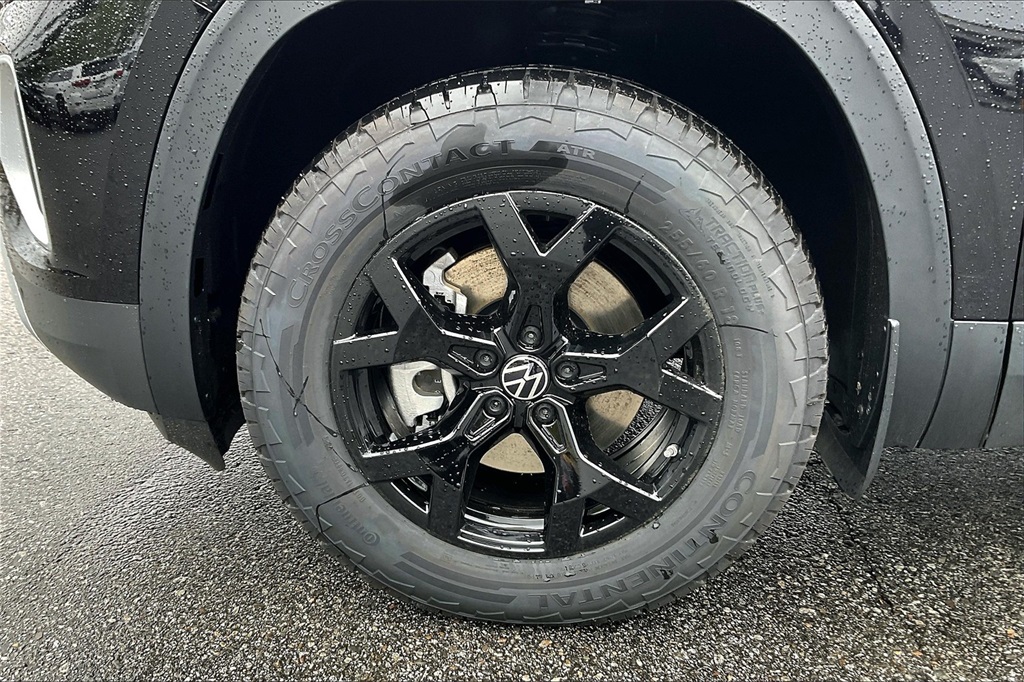 2025 Volkswagen Atlas 2.0T Peak Edition SE - Photo 8