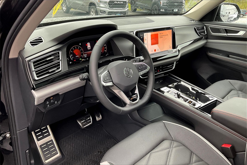 2025 Volkswagen Atlas 2.0T Peak Edition SE - Photo 9