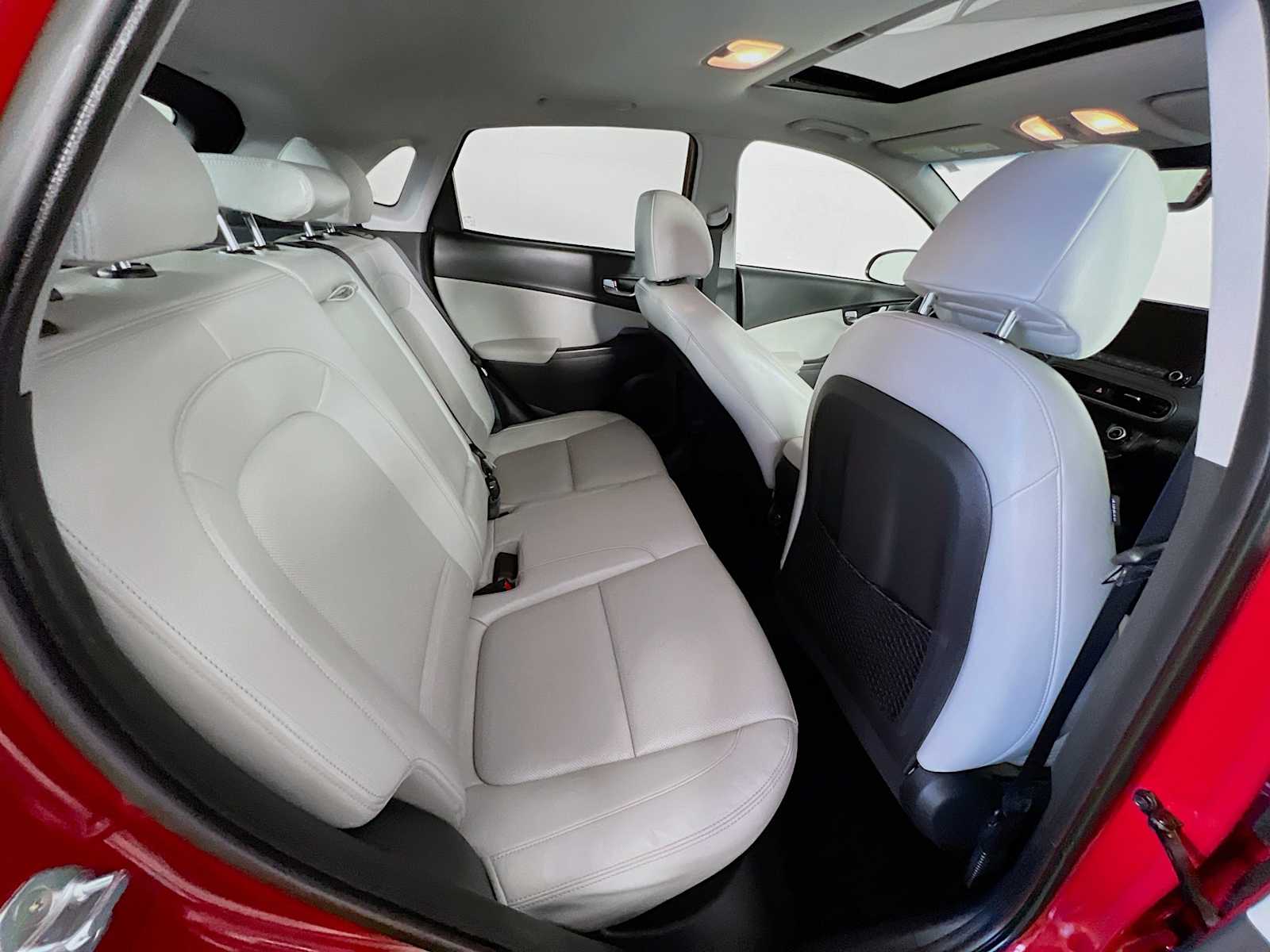 2022 Hyundai Kona Limited - Photo 28