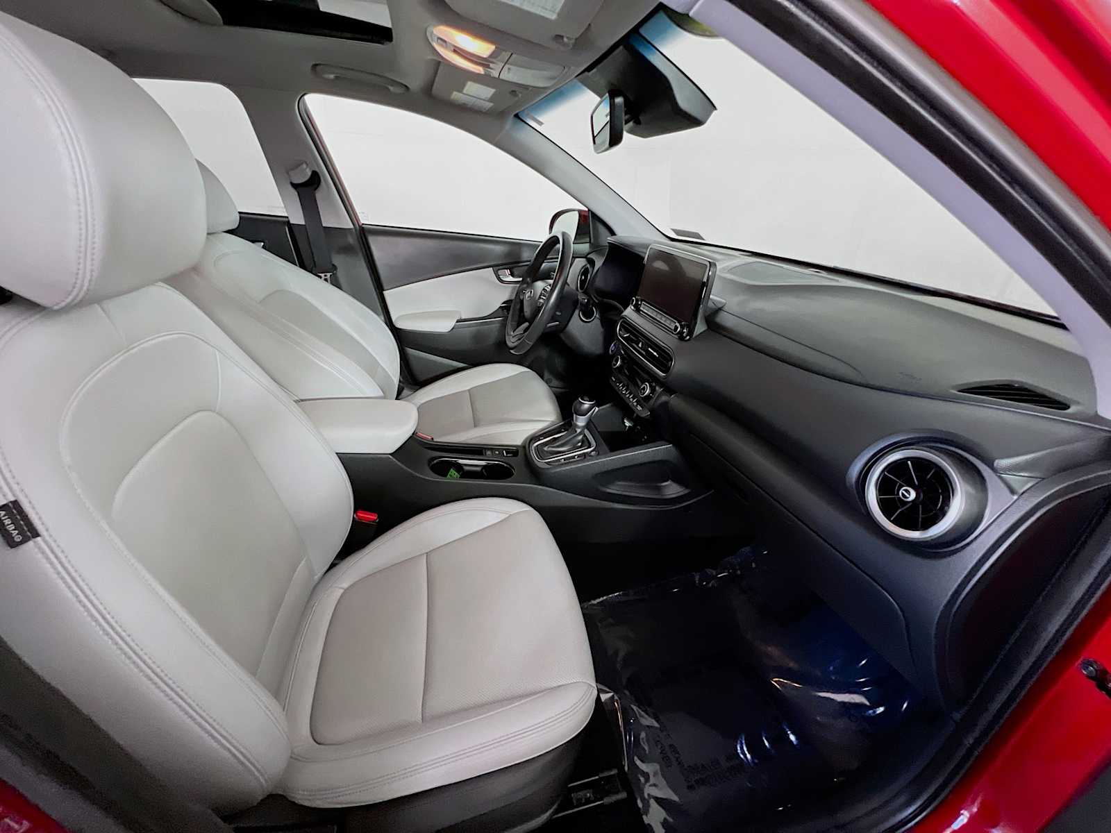2022 Hyundai Kona Limited - Photo 29