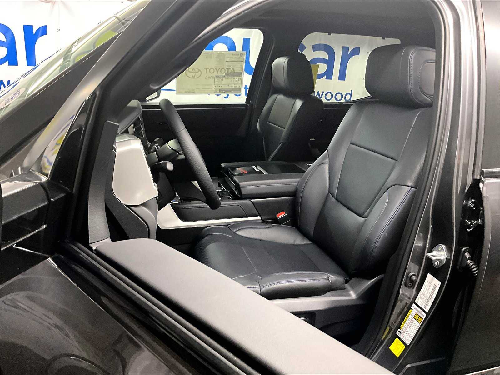 2025 Toyota Tundra Platinum Hybrid - Photo 11