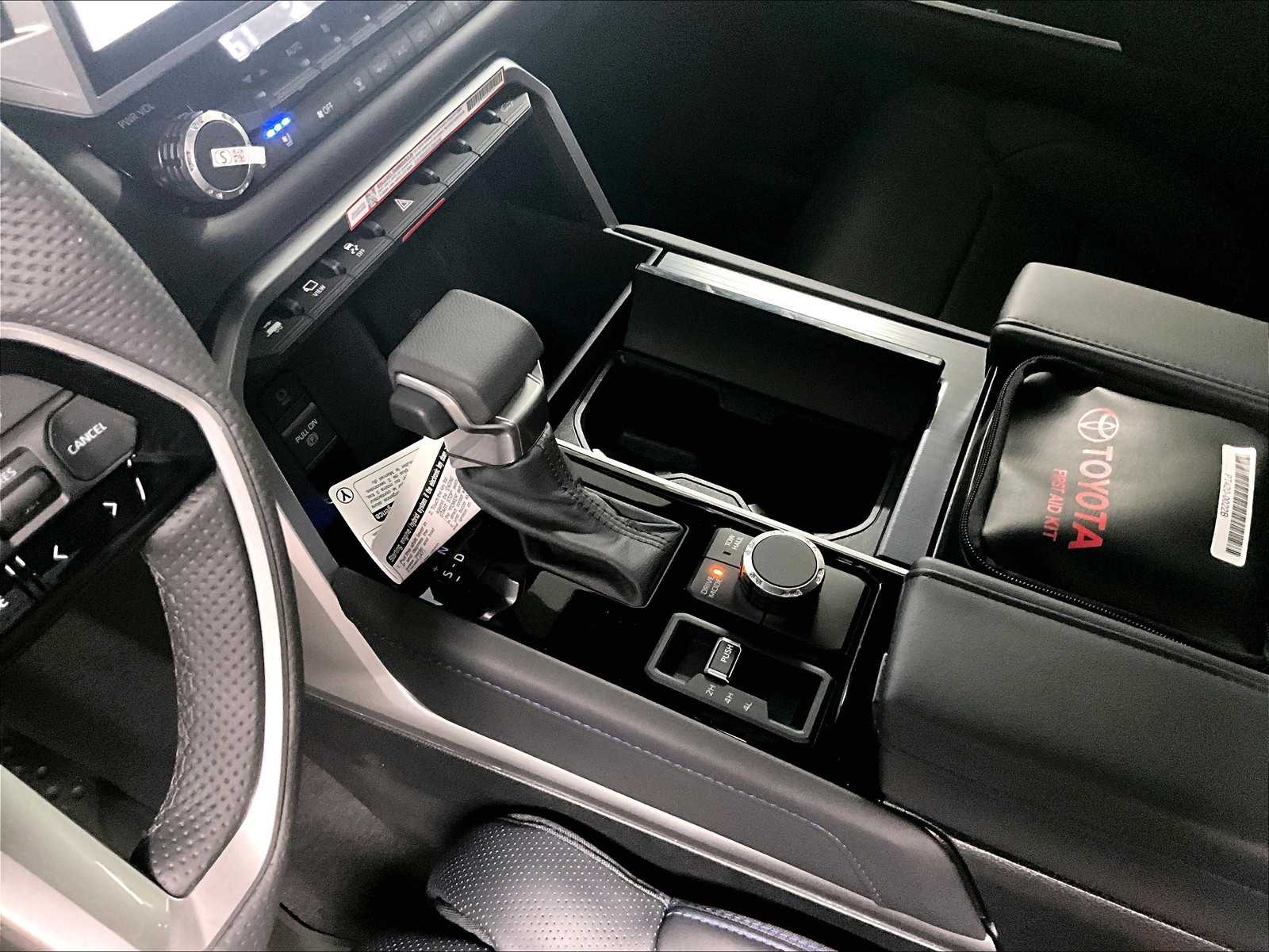 2025 Toyota Tundra Platinum Hybrid - Photo 14