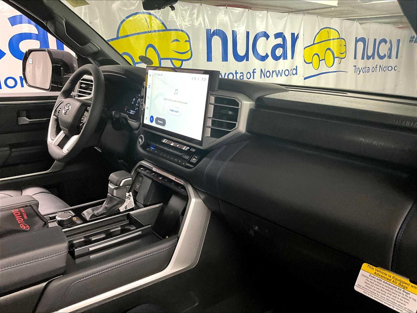 2025 Toyota Tundra Platinum Hybrid - Photo 10
