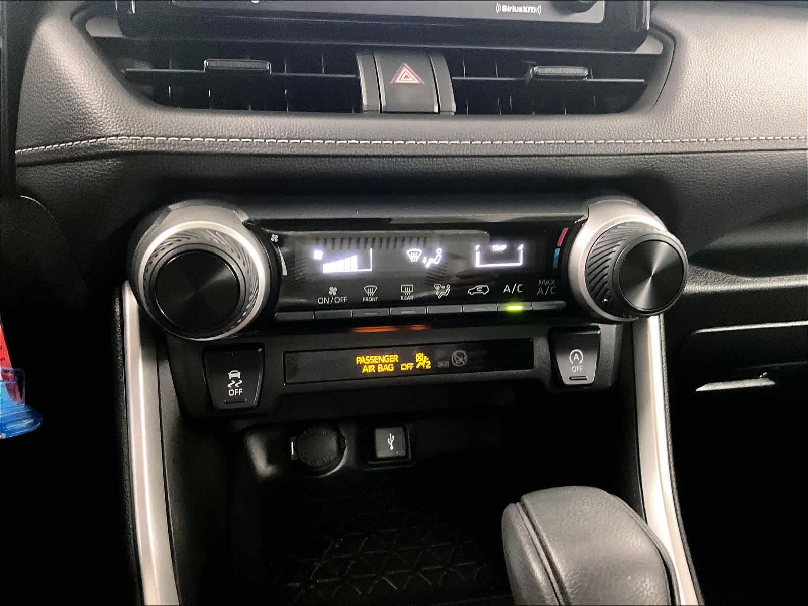 2022 Toyota RAV4 LE - Photo 25